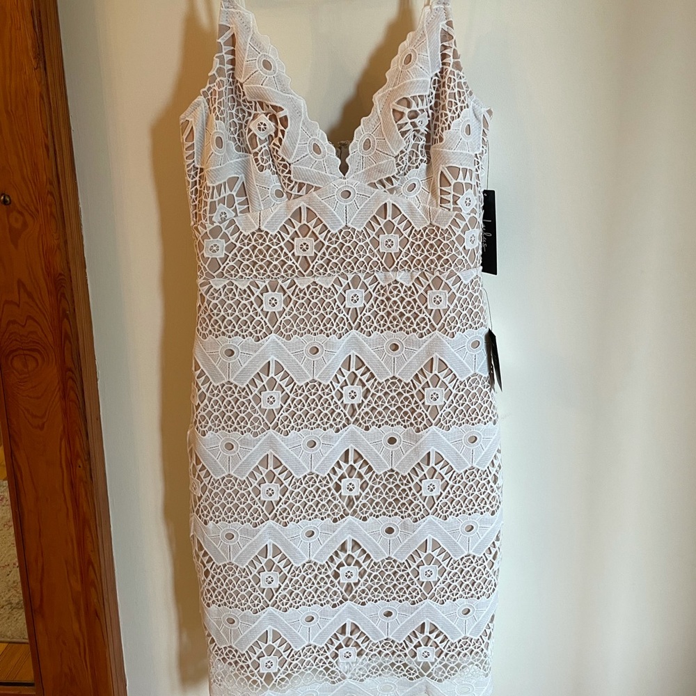 Lulu’s White Lace Dress